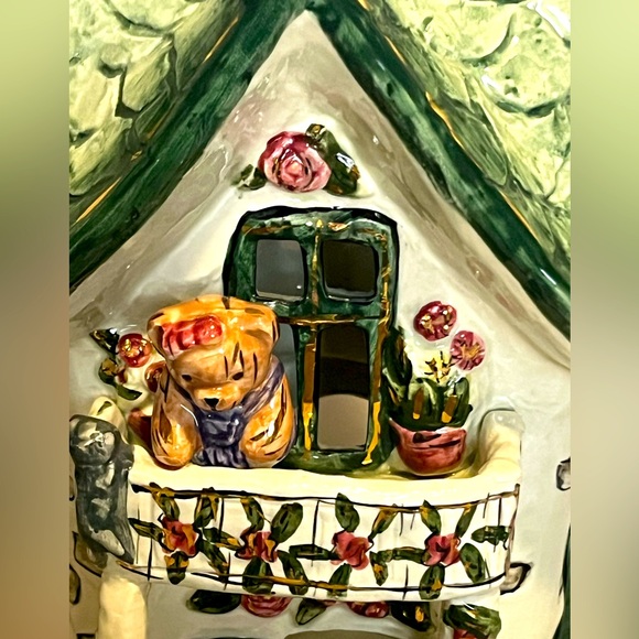 Vintage teddy bear cottage candle house - Picture 3 of 9